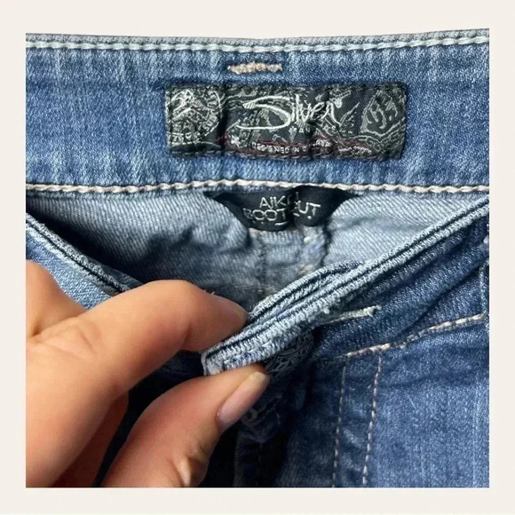 0844. SILVER JEANS AIKO BOOTCUT DENIM JEANS SIZE 30 MEDIUM WASH DENIM IN COLOR - Picture 5 of 9